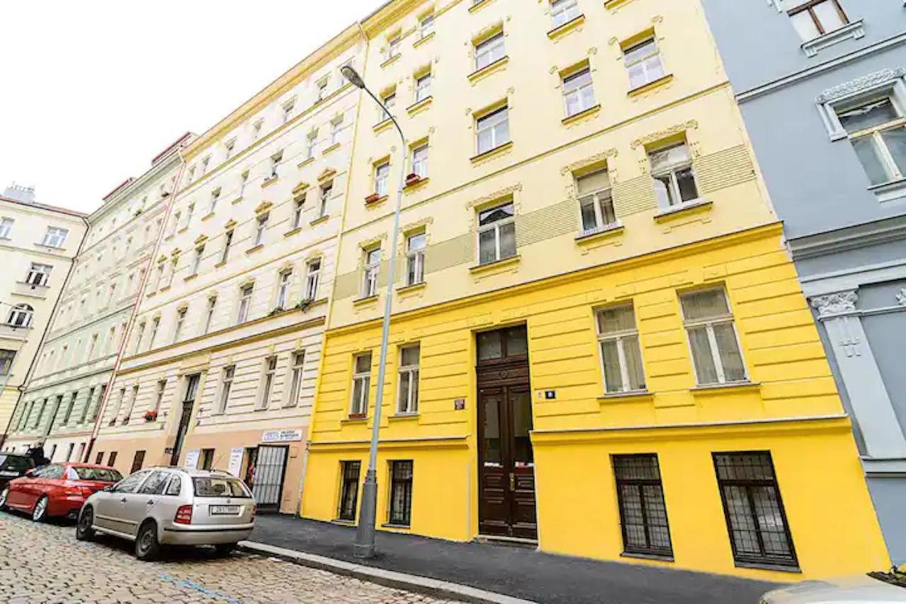 Ground Floor Apartment Прага Екстериор снимка