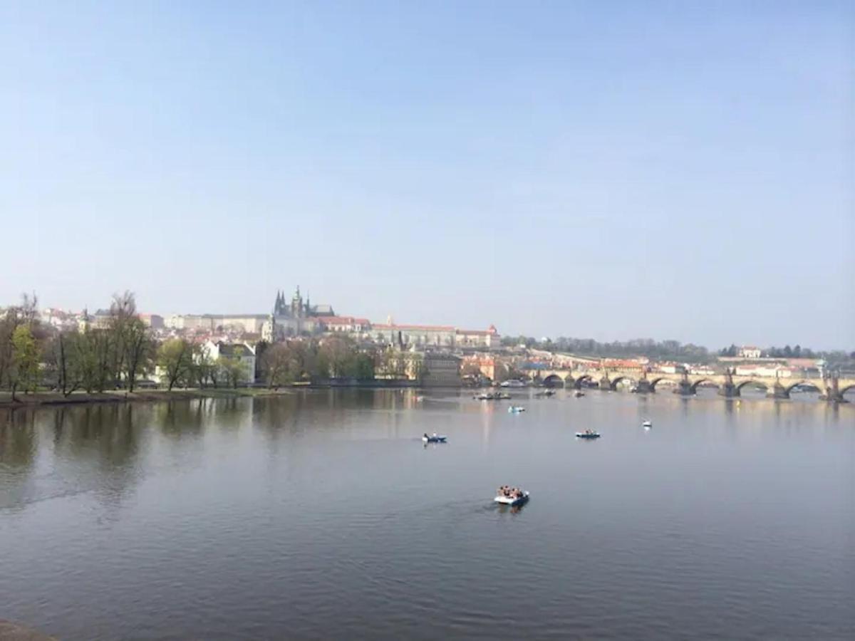 Ground Floor Apartment Прага Екстериор снимка