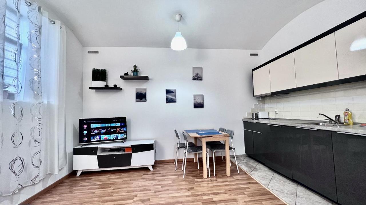 Ground Floor Apartment Прага Екстериор снимка