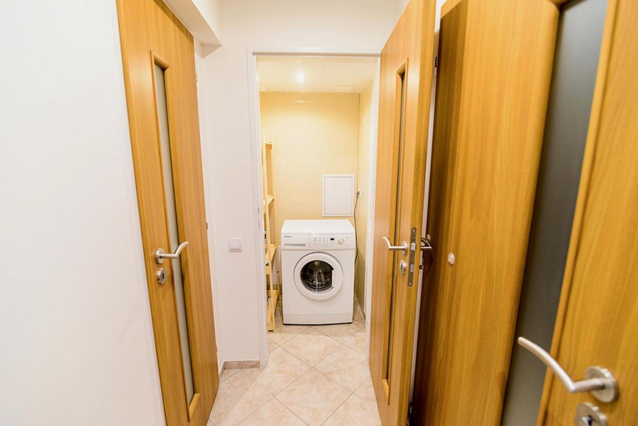 Ground Floor Apartment Прага Екстериор снимка
