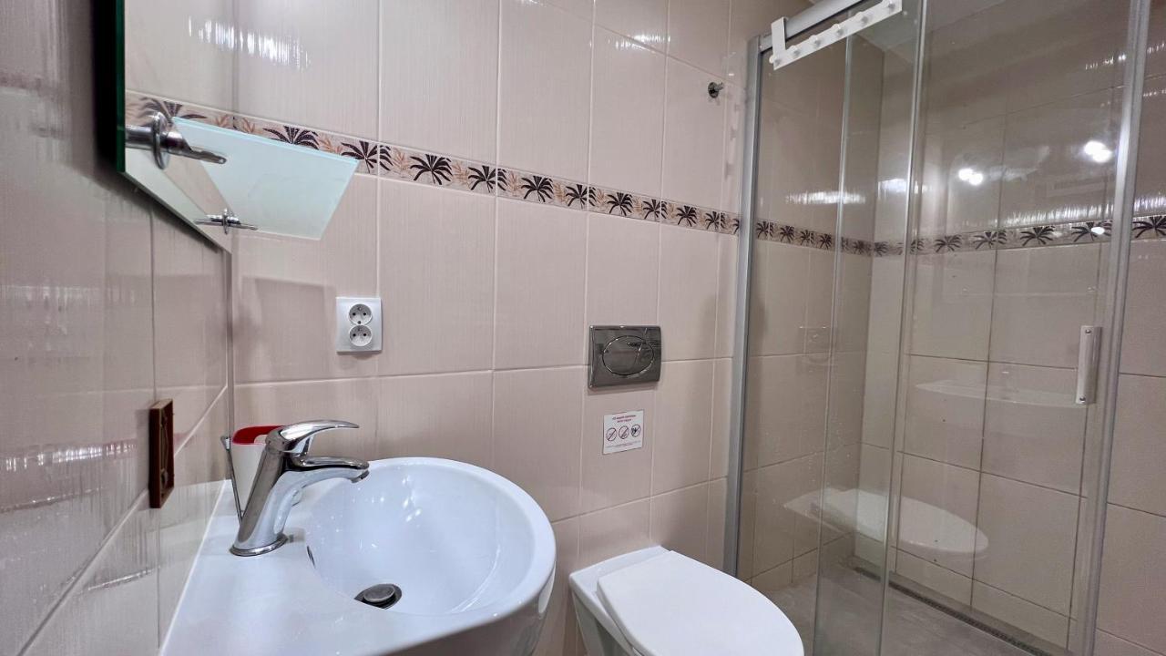 Ground Floor Apartment Прага Екстериор снимка